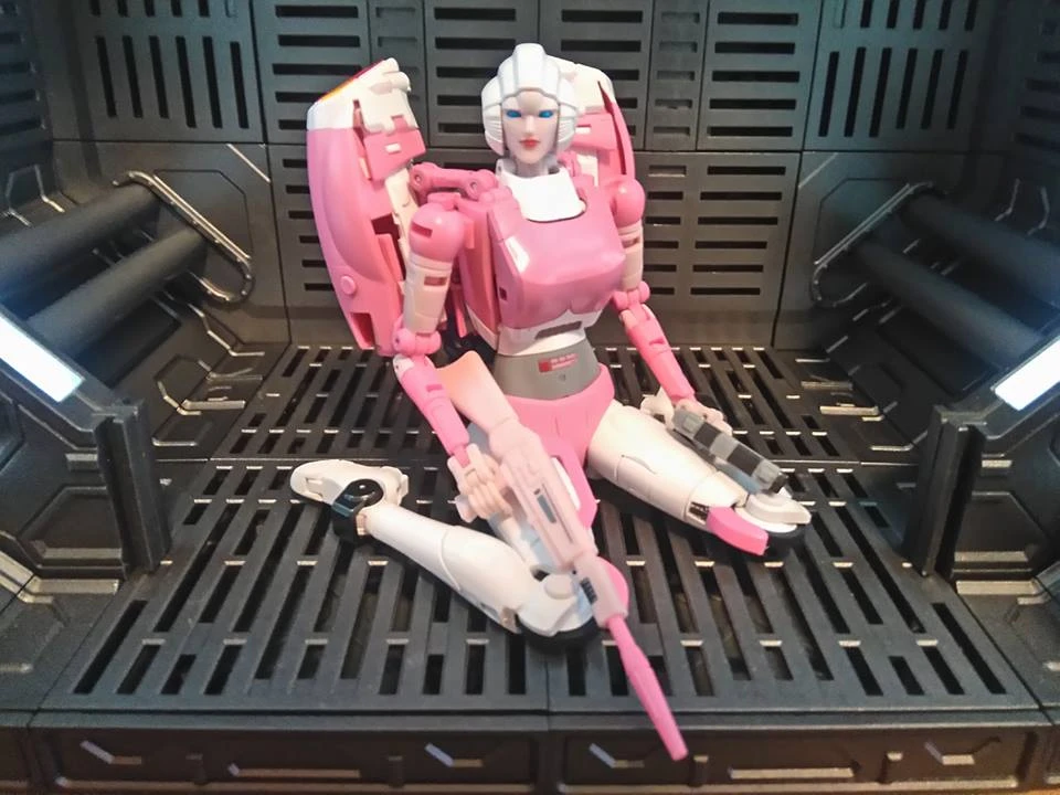 Fanstoys FT-24 Rouge Arcee 21 Fanstoys FT-24 Rouge Arcee - Image 19