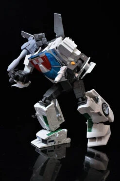 Takara MP-20+ Wheeljack Anime Color -Happy Toy Store e4a2bb5ea8